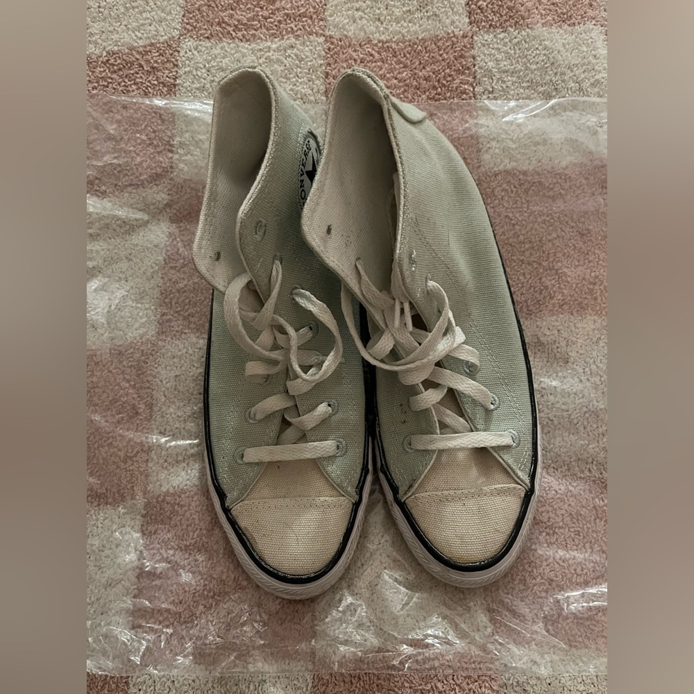 Canvas Converse
